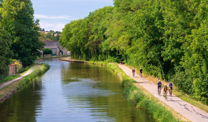 Voyage à vélo - Bourgogne du Sud à vélo : route des grands crus et de l\'art roman